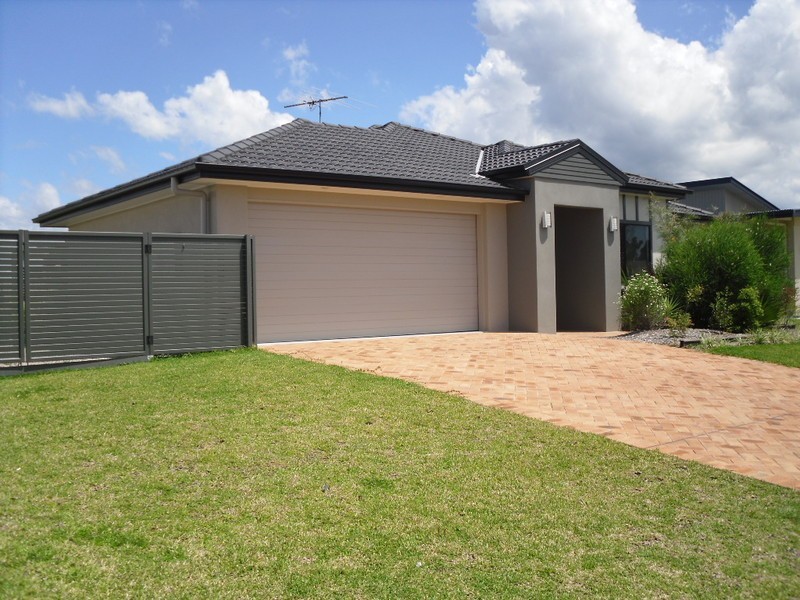 23 Raptor Parade, Banksia Beach QLD 4507