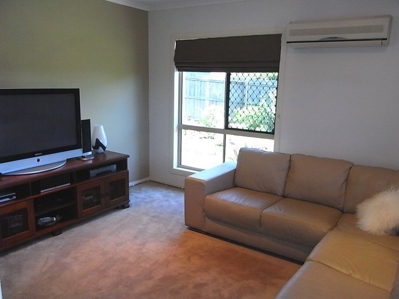 16 Scarborough Court, Sandstone Point QLD 4511