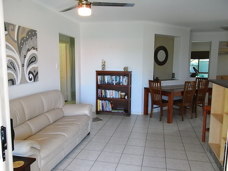 16 Scarborough Court, Sandstone Point QLD 4511