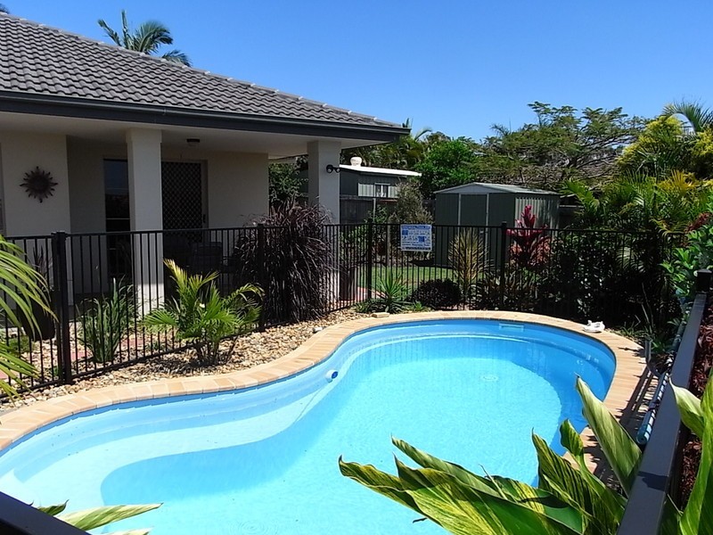 16 Scarborough Court, Sandstone Point QLD 4511