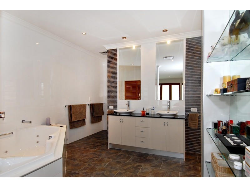 20 Raptor Parade, Banksia Beach QLD 4507