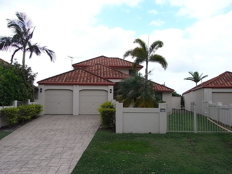 8 Catamaran Court, Banksia Beach QLD 4507