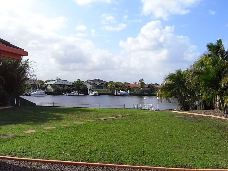 8 Catamaran Court, Banksia Beach QLD 4507