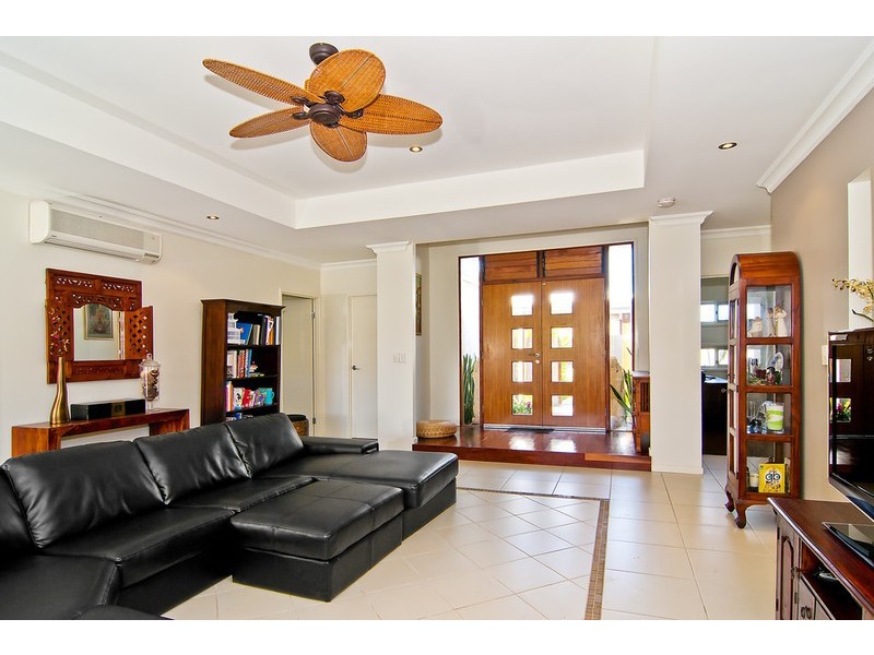 44 Bilinga Court, Sandstone Point QLD 4511