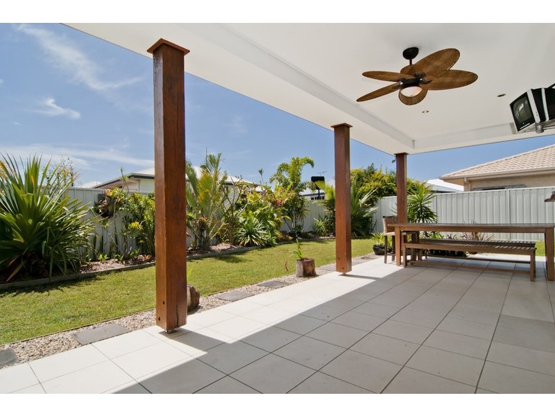 44 Bilinga Court, Sandstone Point QLD 4511