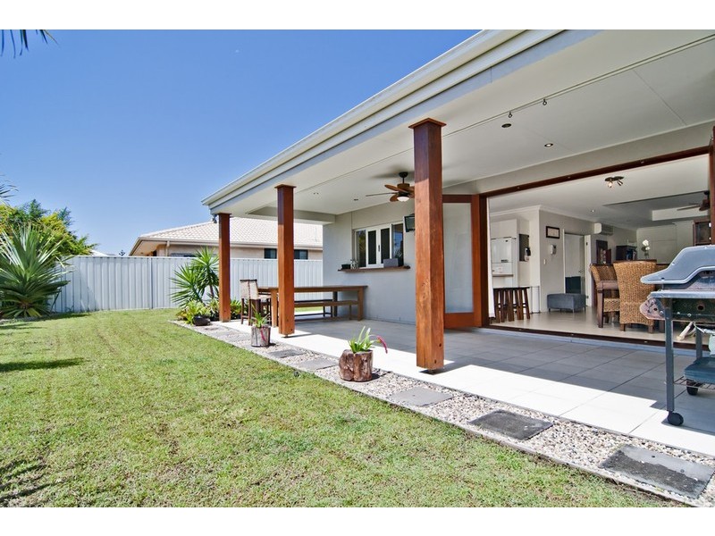 44 Bilinga Court, Sandstone Point QLD 4511