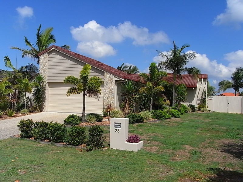 28 Topsail Circuit, Banksia Beach QLD 4507