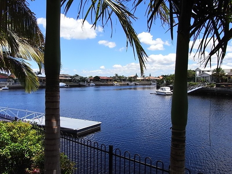 28 Topsail Circuit, Banksia Beach QLD 4507