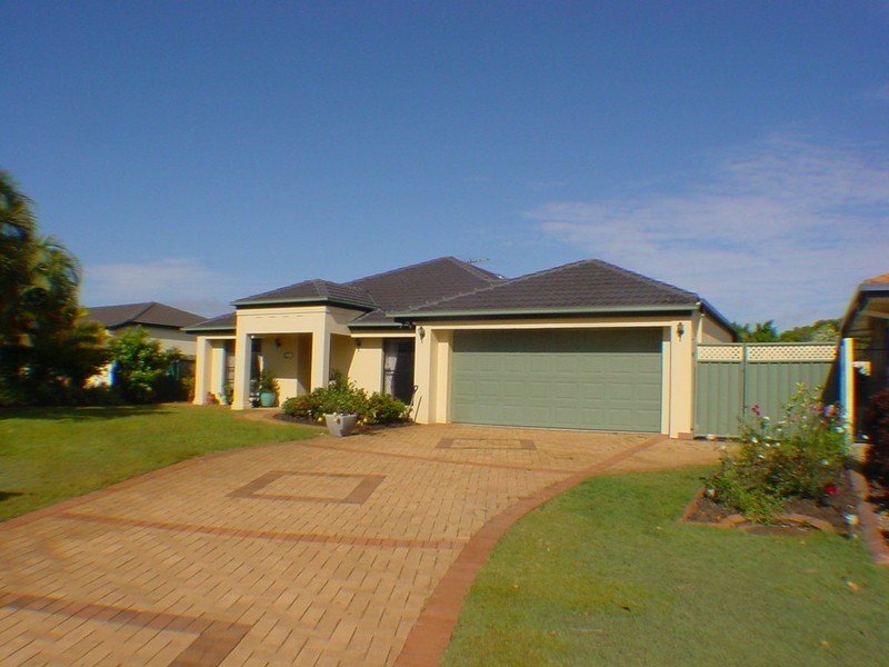 12 Seahorse Court, Banksia Beach QLD 4507