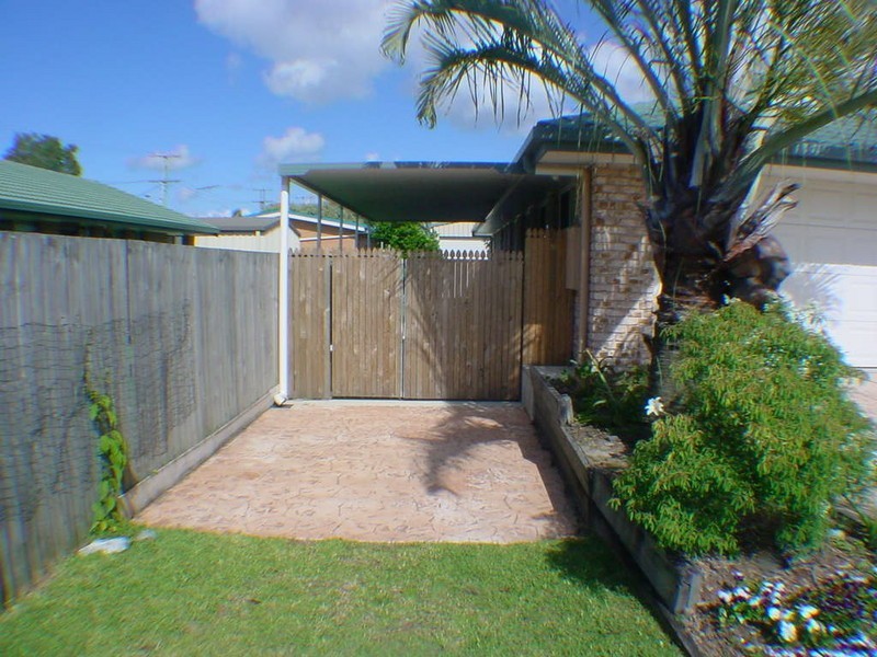 35 Avon Avenue, Banksia Beach QLD 4507