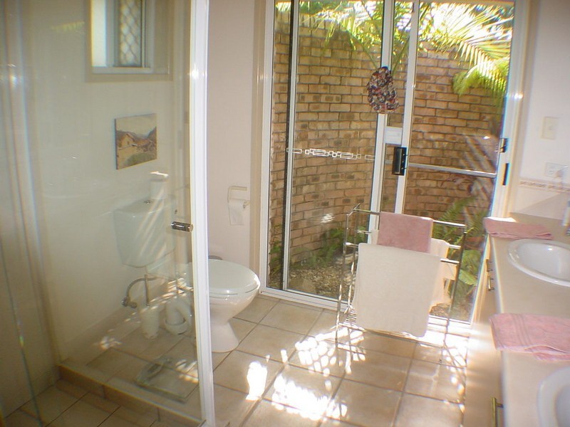 35 Avon Avenue, Banksia Beach QLD 4507