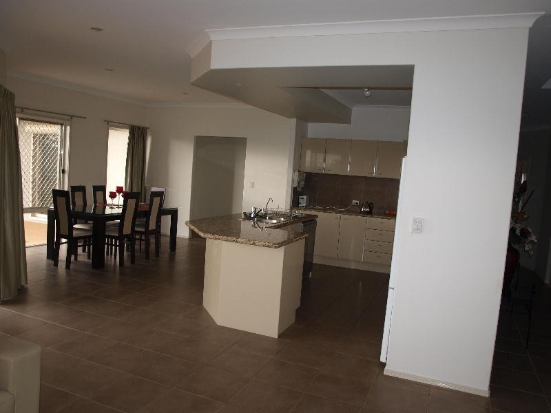 8  Seabreeze Avenue, Banksia Beach QLD 4507