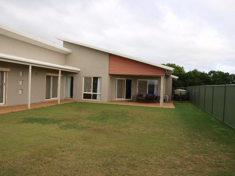 8  Seabreeze Avenue, Banksia Beach QLD 4507