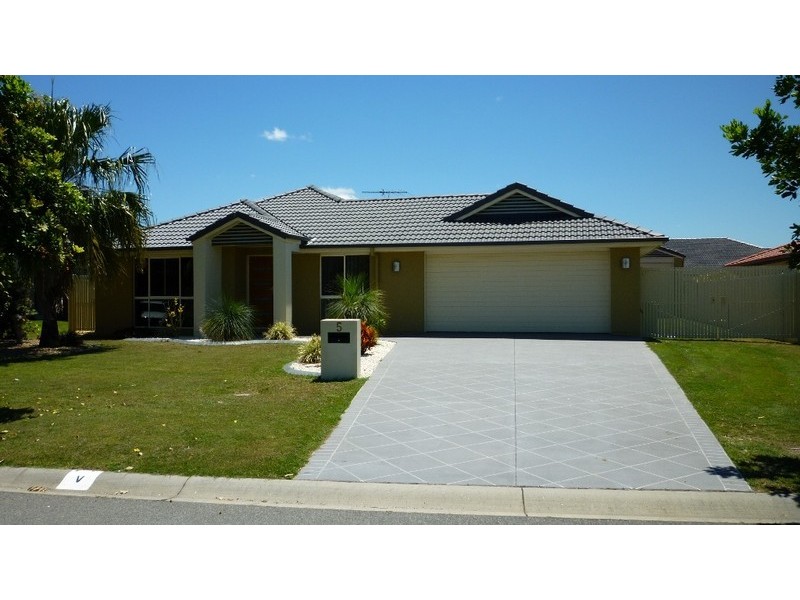 5 Raptor Parade, Banksia Beach QLD 4507
