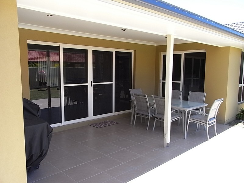 5 Raptor Parade, Banksia Beach QLD 4507