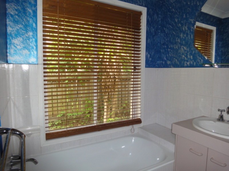 24 Anchor Court, Banksia Beach QLD 4507