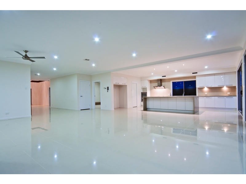 12 Oriole Close, Banksia Beach QLD 4507