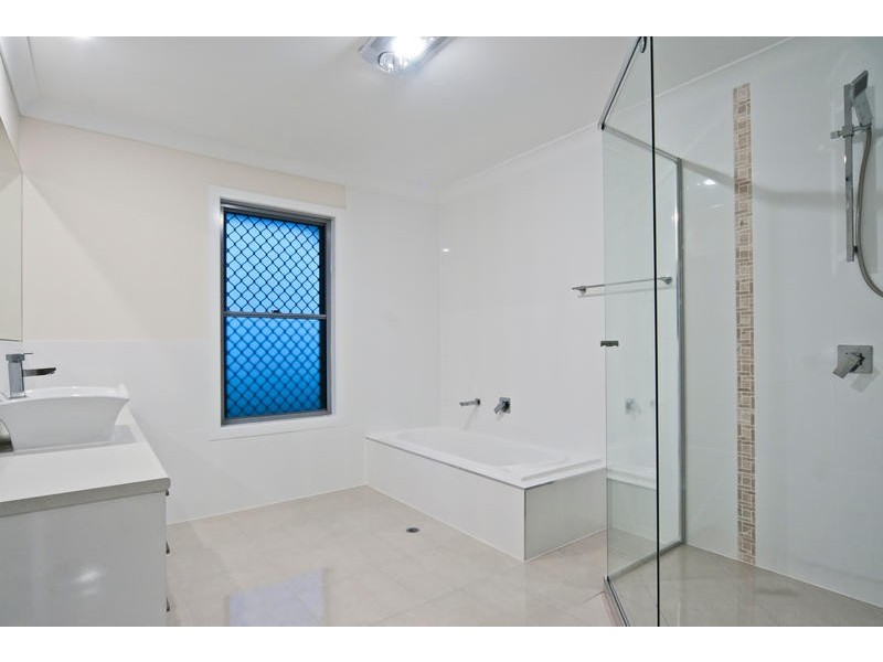 12 Oriole Close, Banksia Beach QLD 4507