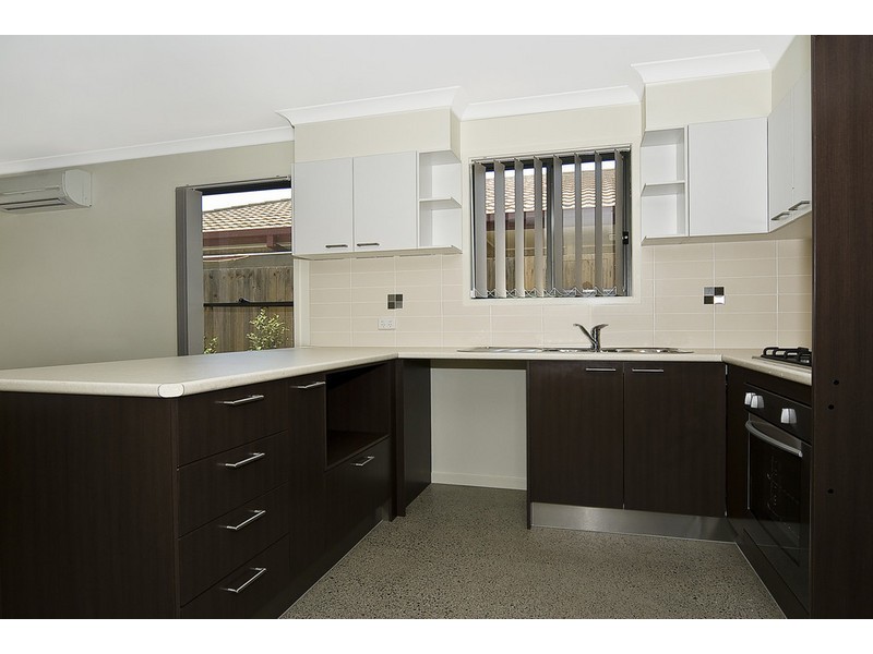 11 Fourth Avenue, Bongaree QLD 4507