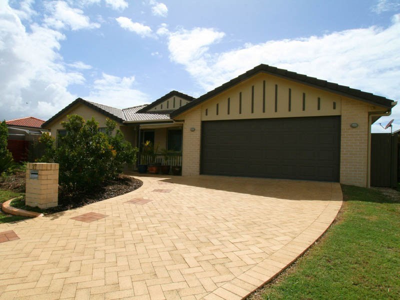 27 Reeders Street, Sandstone Point QLD 4511