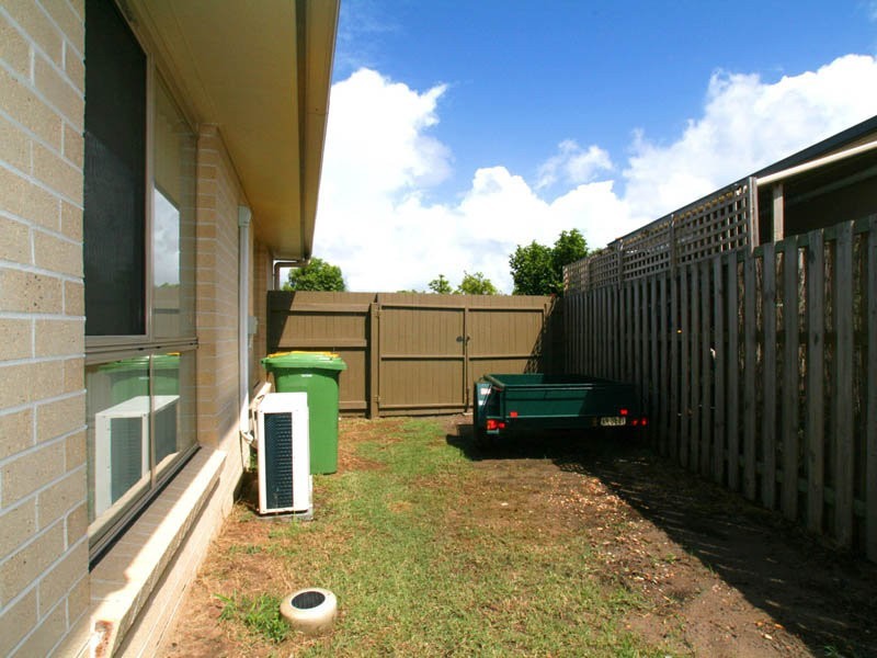 27 Reeders Street, Sandstone Point QLD 4511