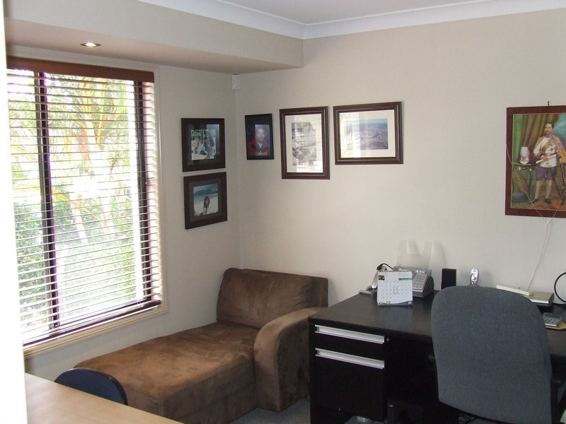 6 Brigantine Place, Banksia Beach QLD 4507