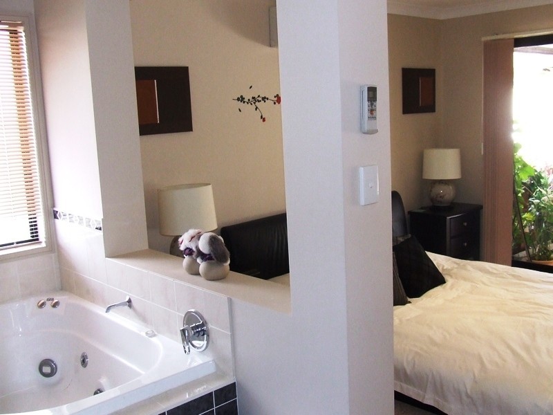 6 Brigantine Place, Banksia Beach QLD 4507