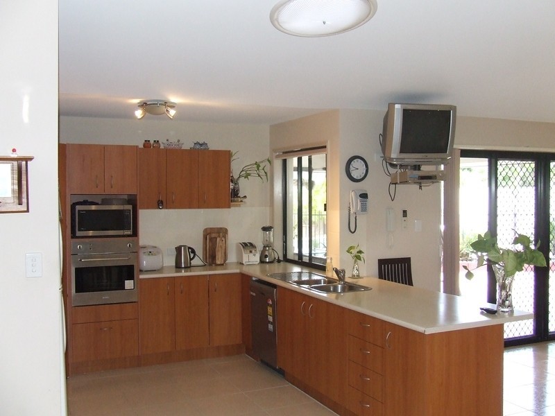 6 Brigantine Place, Banksia Beach QLD 4507