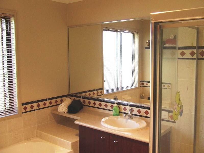 6 Brigantine Place, Banksia Beach QLD 4507