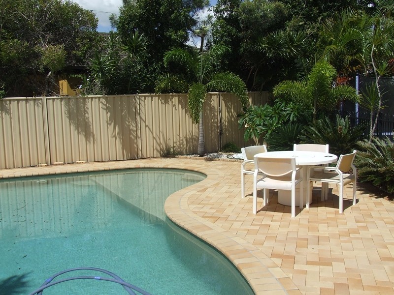 6 Brigantine Place, Banksia Beach QLD 4507