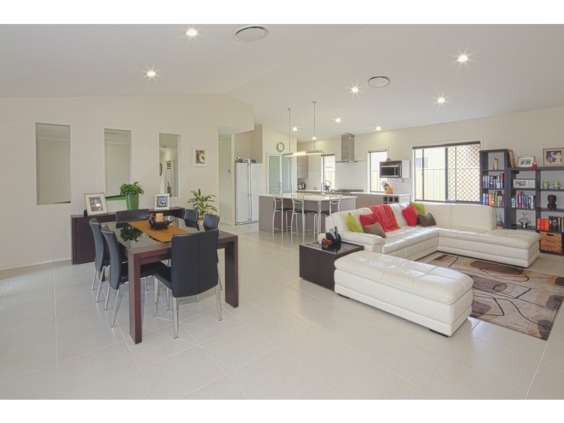 23 Raptor Parade, Banksia Beach QLD 4507