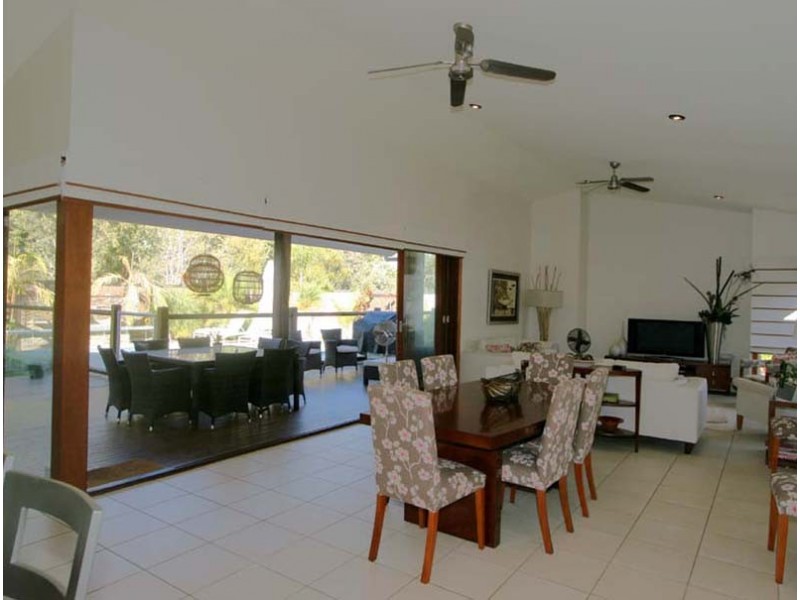28 Marina Boulevarde, Banksia Beach QLD 4507