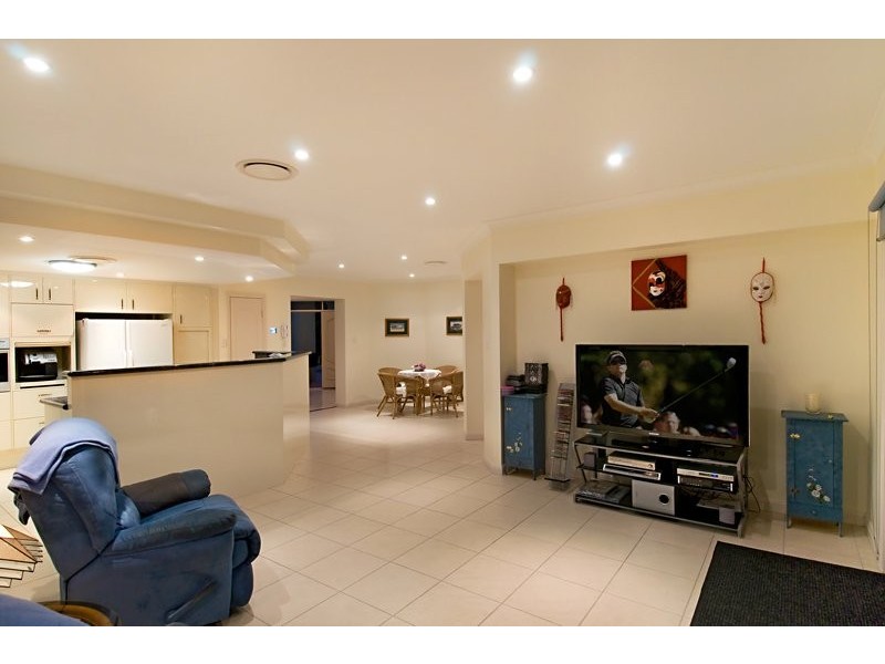 1 Castaway Court, Banksia Beach QLD 4507