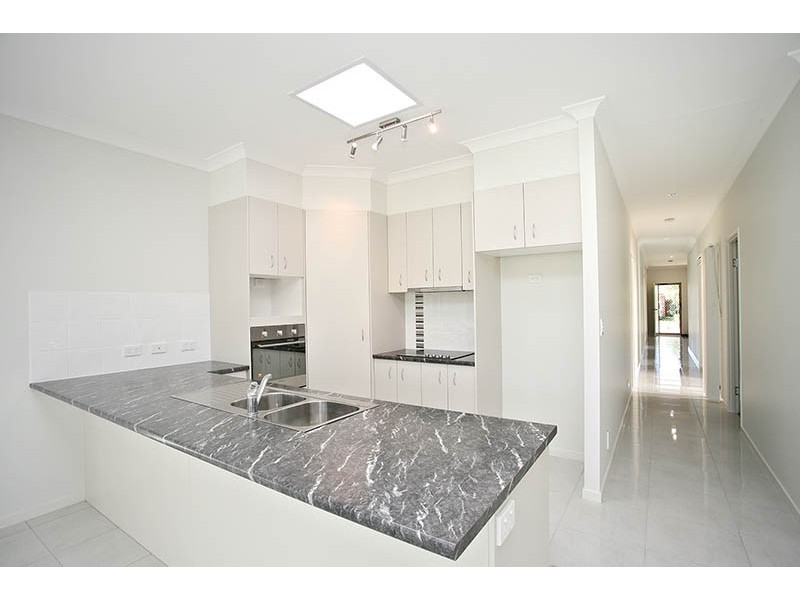 2/8 Bowsprit Crescent, Banksia Beach QLD 4507