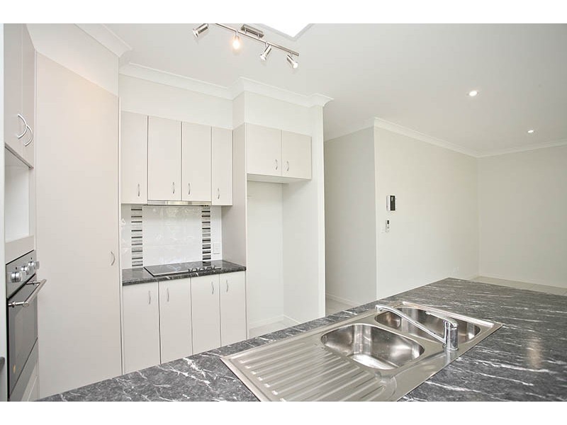 2/8 Bowsprit Crescent, Banksia Beach QLD 4507
