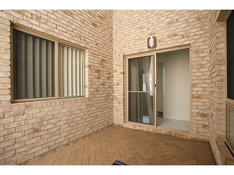 1/8 Bowsprit Crescent, Banksia Beach QLD 4507