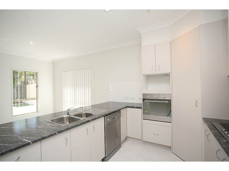 1/8 Bowsprit Crescent, Banksia Beach QLD 4507