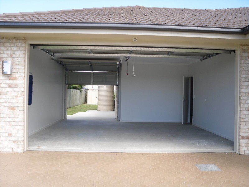 1/8 Bowsprit Crescent, Banksia Beach QLD 4507