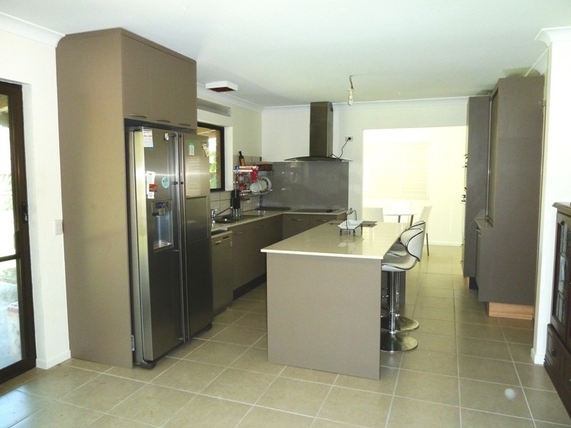 9 Daniel Place, Banksia Beach QLD 4507