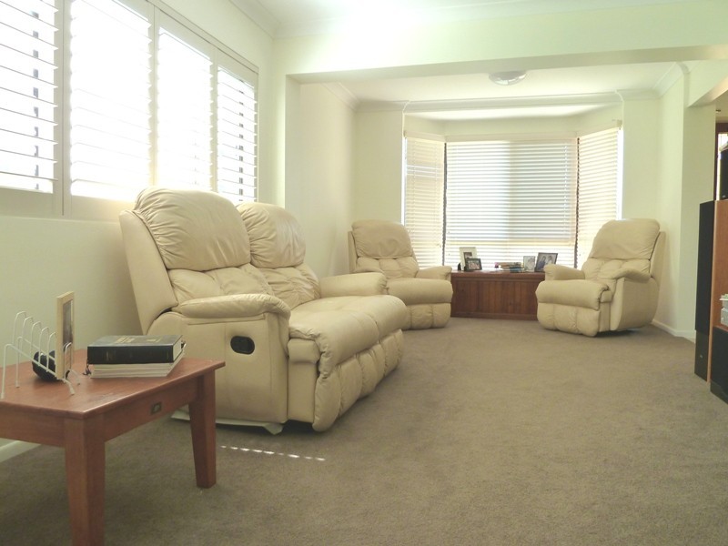 9 Daniel Place, Banksia Beach QLD 4507