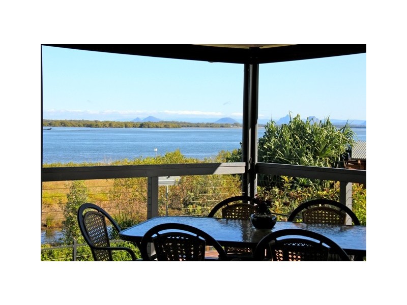 2 Oriole Close, Banksia Beach QLD 4507