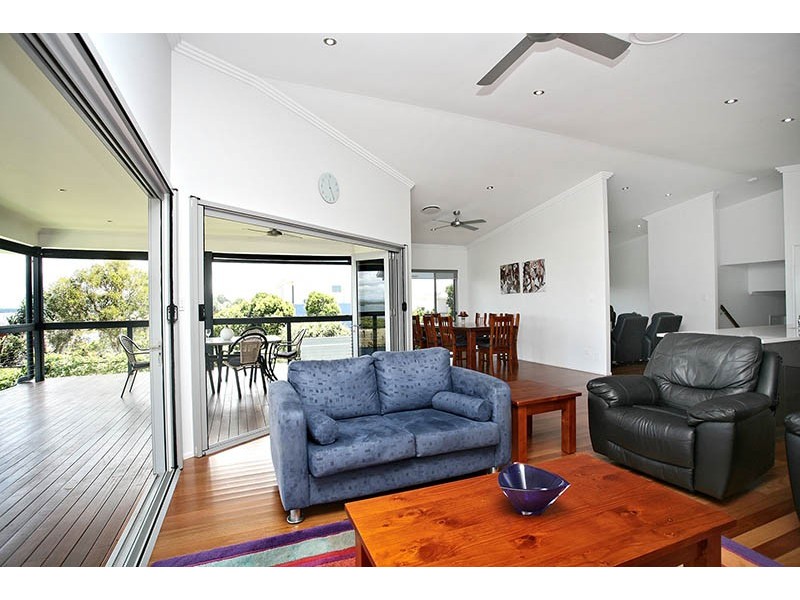 2 Oriole Close, Banksia Beach QLD 4507