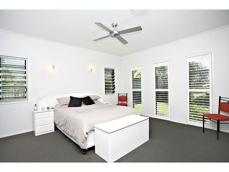 2 Oriole Close, Banksia Beach QLD 4507