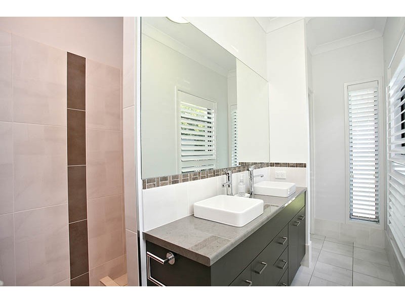 2 Oriole Close, Banksia Beach QLD 4507
