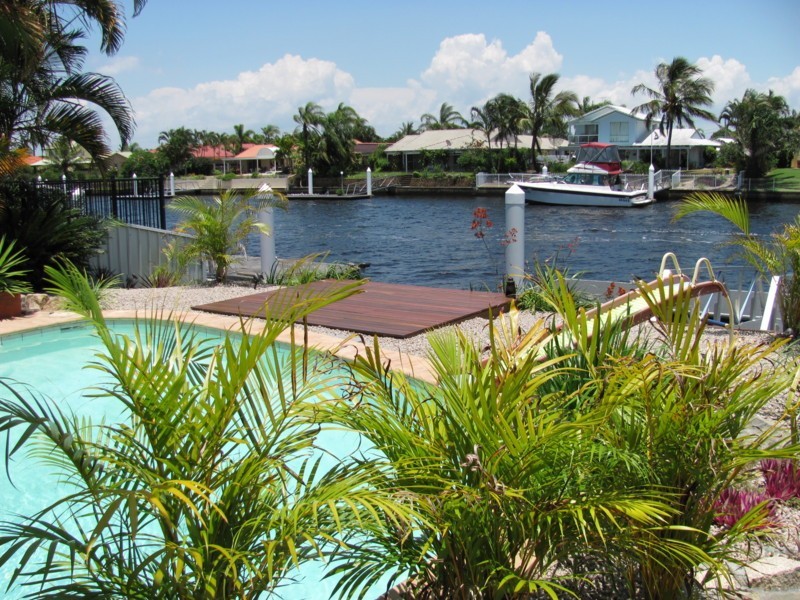 2/4 Tradewinds Drive, Bribie Island QLD 4507