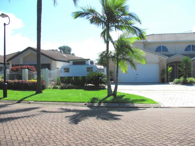 2/4 Tradewinds Drive, Bribie Island QLD 4507