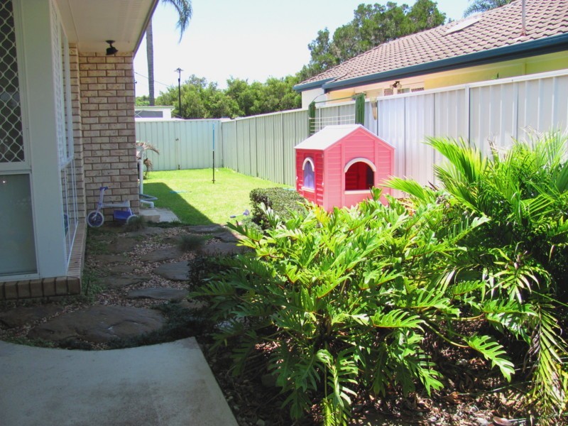 2/4 Tradewinds Drive, Bribie Island QLD 4507