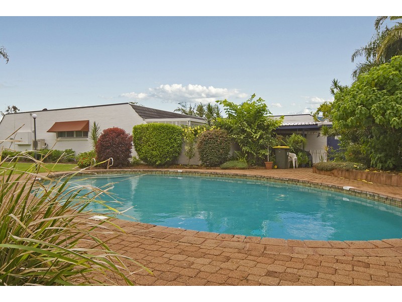 A16 Spinnaker Drive, Sandstone Point QLD 4511