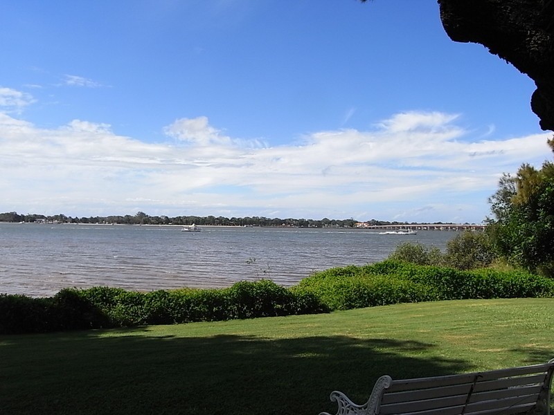 B33 Spinnaker Drive, Sandstone Point QLD 4511