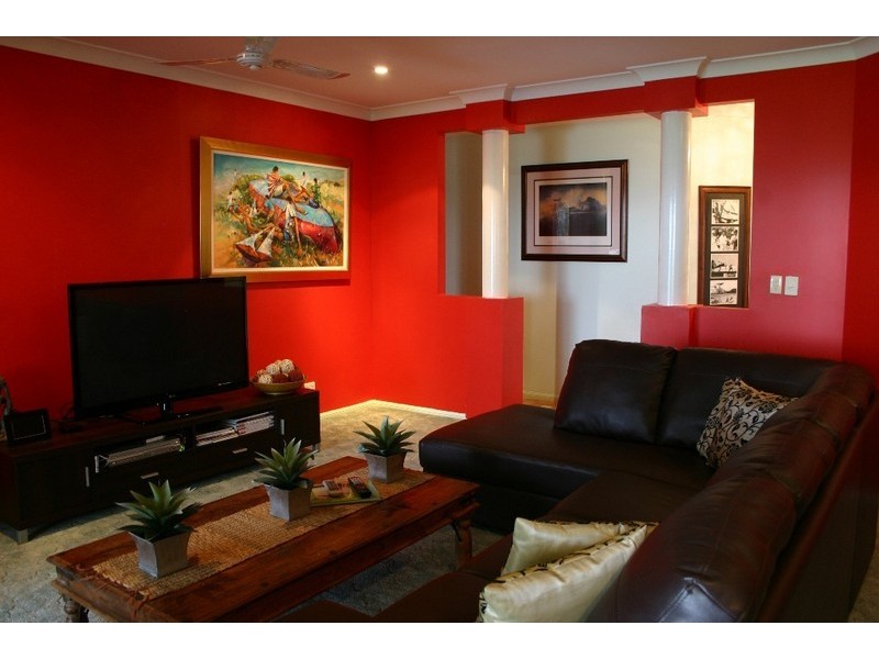 9 Avalon Street, Sandstone Point QLD 4511